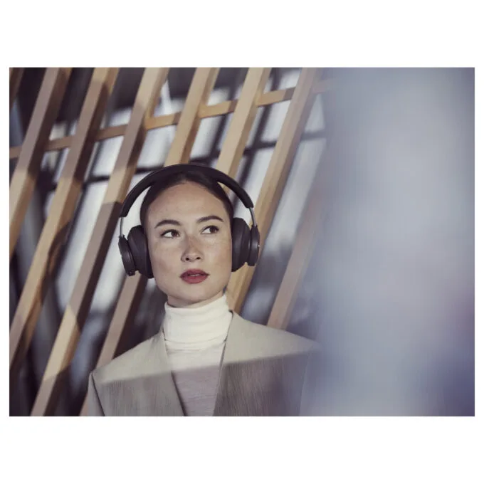 Bang & Olufsen Beoplay Portal Wireless Gaming Headphone schwarz — image 5
