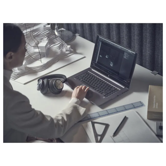 Bang & Olufsen Beoplay Portal Wireless Gaming Headphone schwarz — image 8