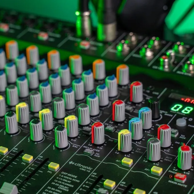 Citronic Live Mixer - CMC-18 - 18 channels with DSP USB Play Record Bluetooth PC Mac Connect 170.944UK — image 3