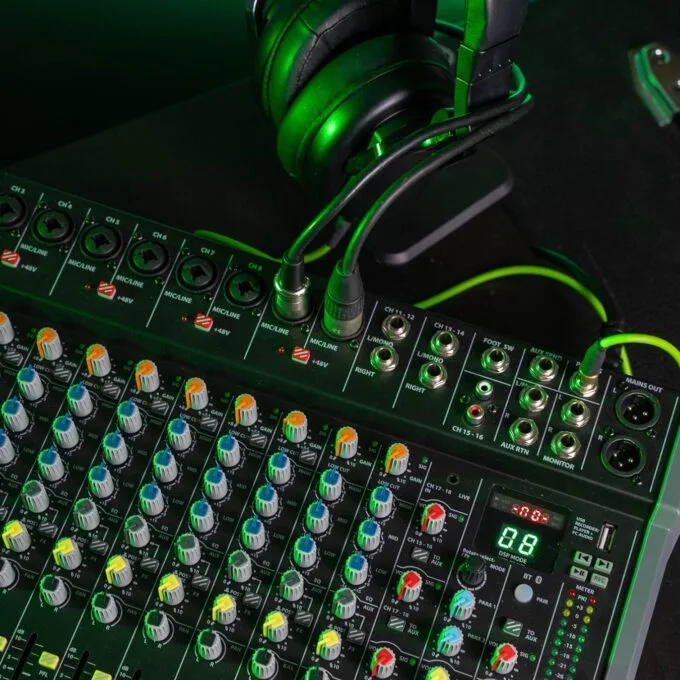 Citronic Live Mixer - CMC-18 - 18 channels with DSP USB Play Record Bluetooth PC Mac Connect 170.944UK — image 4