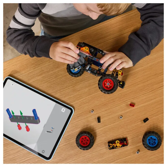 LEGO 42219 Technic Monster Jam Grave Digger Feuer und Eis — image 27