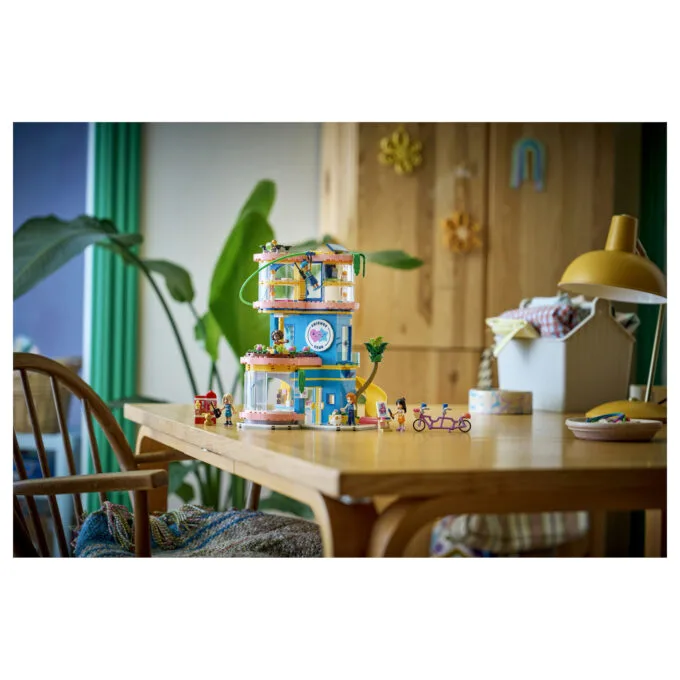 LEGO 42689 Friends Heartlake City Freundschafts-Clubhaus — image 10