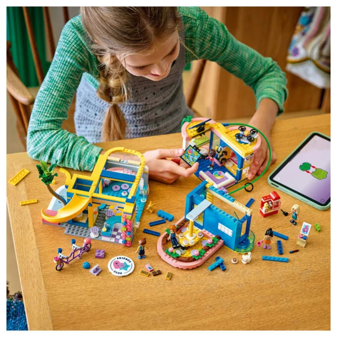 LEGO 42689 Friends Heartlake City Freundschafts-Clubhaus — image 21