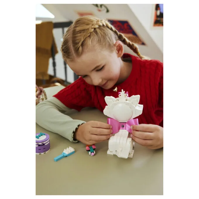 LEGO 43286 Disney Classic Aristocats: Bezaubernde Marie — image 26