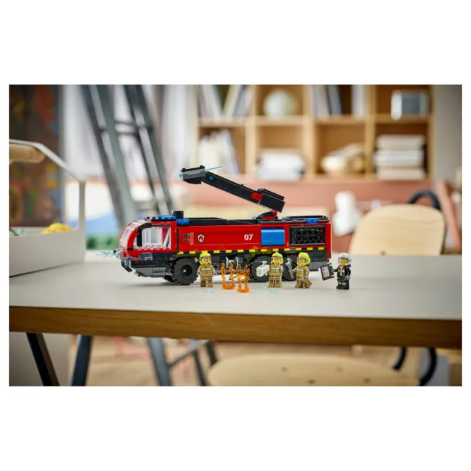 LEGO 60499 City Flughafenlschfahrzeug — image 10