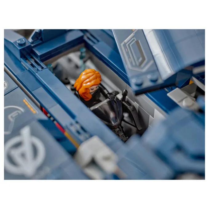 LEGO 76325 Marvel Super Heroes Avengers: Age of Ultron Quinjet — image 12