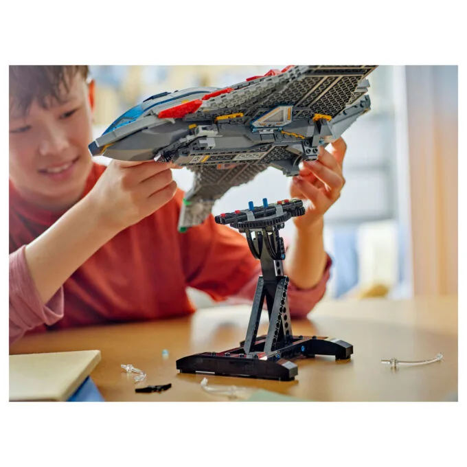 LEGO 76325 Marvel Super Heroes Avengers: Age of Ultron Quinjet — image 13