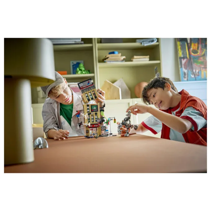 LEGO 76342 Marvel Super Heroes Spider-Man vs. Mysterio: Daily Bugle — image 13