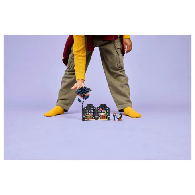 LEGO 76784 Wednesday Schwarze Dahlie — image 16