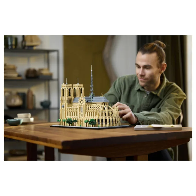 LEGO Architecture Notre-Dame de Paris 21061 — image 13