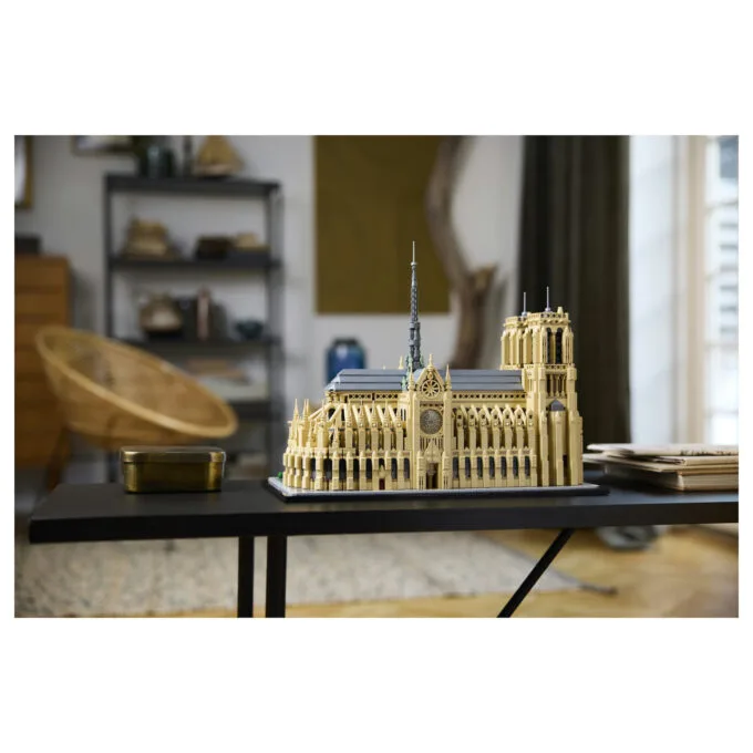 LEGO Architecture Notre-Dame de Paris 21061 — image 22