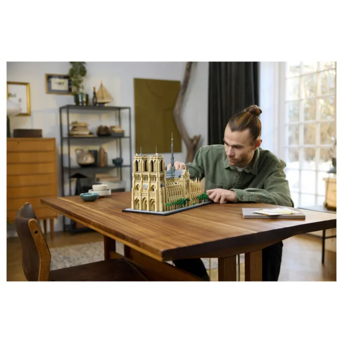LEGO Architecture Notre-Dame de Paris 21061 — image 24