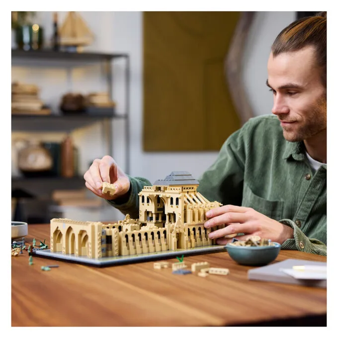 LEGO Architecture Notre-Dame de Paris 21061 — image 10