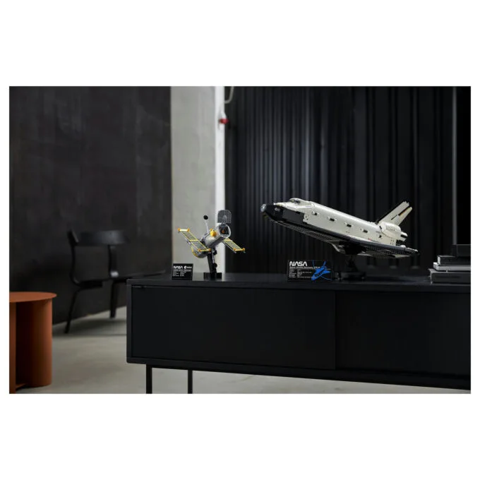 LEGO Creator Expert - NASA-Spaceshuttle Discovery — image 23