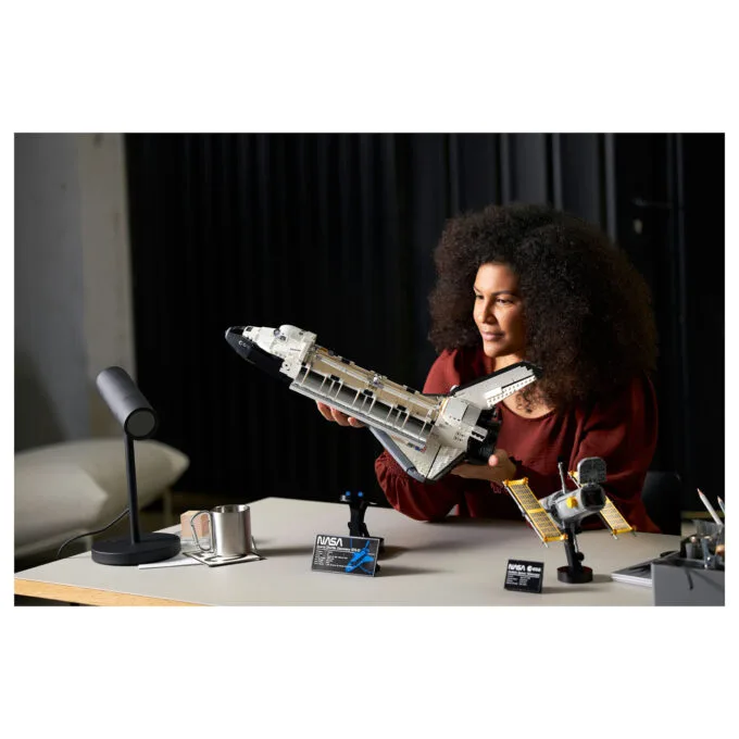 LEGO Creator Expert - NASA-Spaceshuttle Discovery — image 24