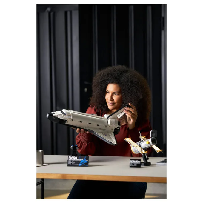 LEGO Creator Expert - NASA-Spaceshuttle Discovery — image 4