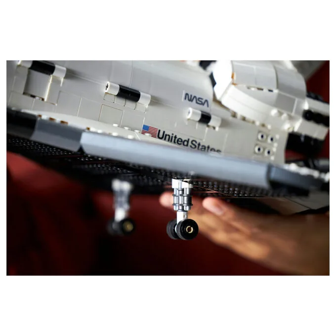 LEGO Creator Expert - NASA-Spaceshuttle Discovery — image 36