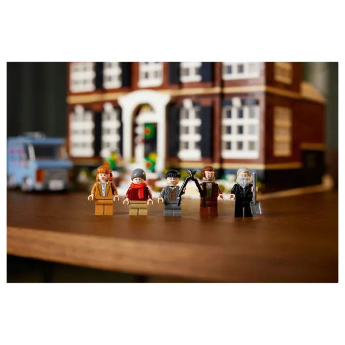 LEGO Ideas 21330 Home Alone — image 15