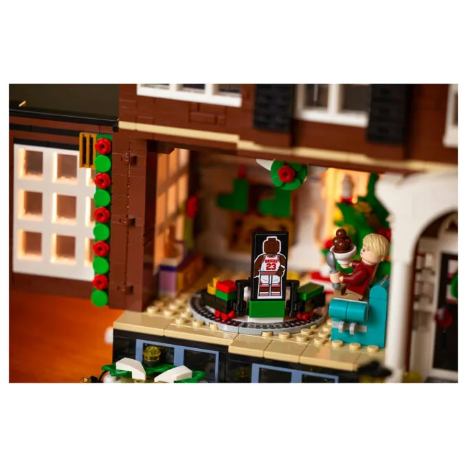 LEGO Ideas 21330 Home Alone — image 25