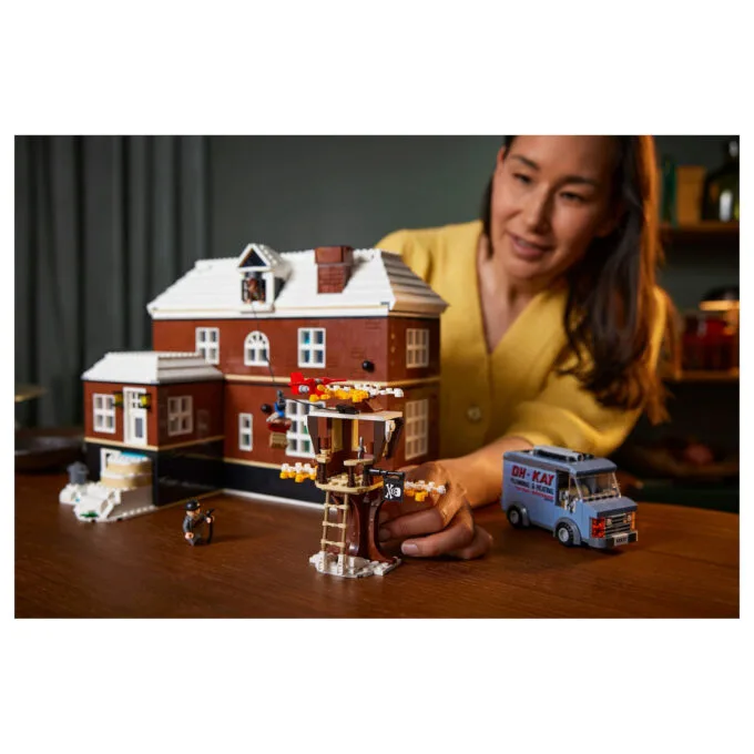 LEGO Ideas 21330 Home Alone — image 30