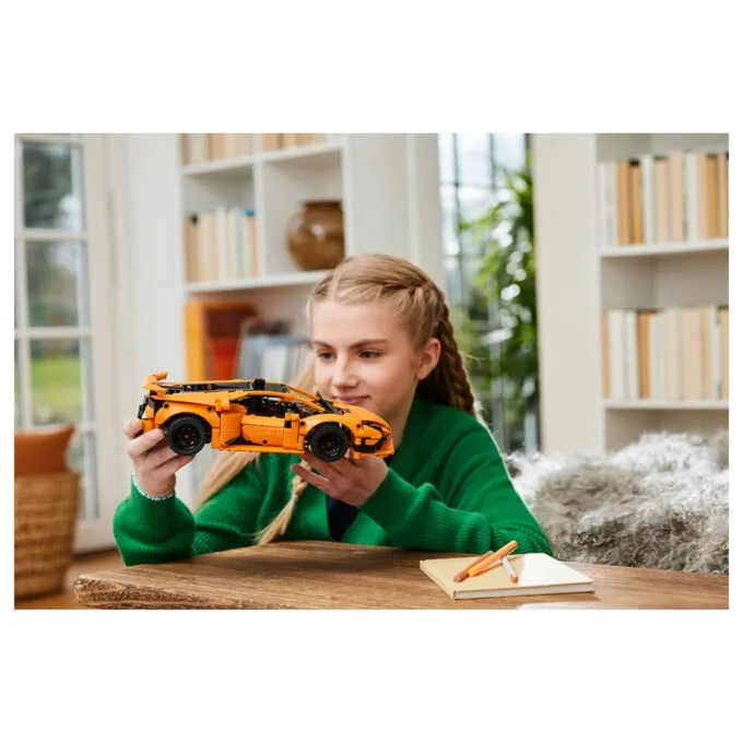LEGO Technic 42196 Lamborghini Huracán Tecnica Orange — image 13