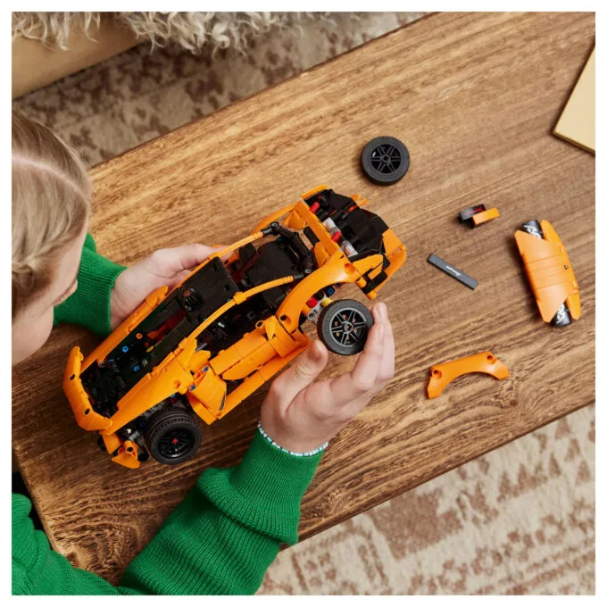 LEGO Technic 42196 Lamborghini Huracán Tecnica Orange — image 22