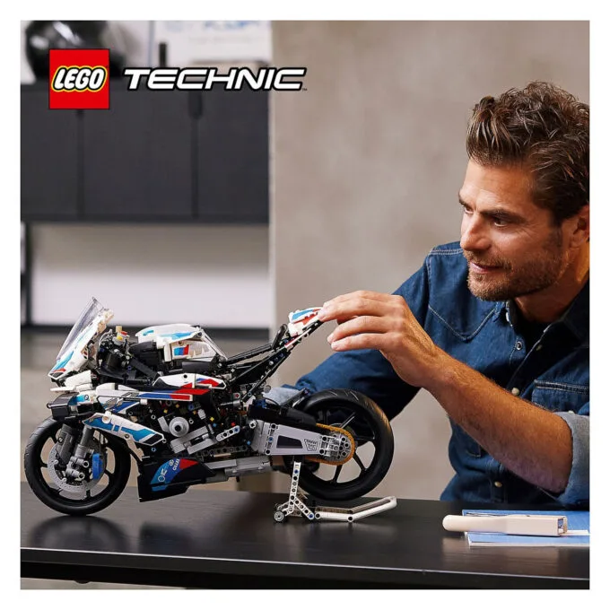 LEGO Technic BMW M 1000 RR 42130 — image 22