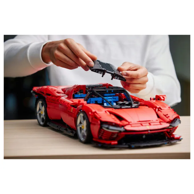LEGO Technic Ferrari Daytona SP3 42143 — image 3