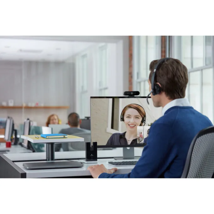 Logitech BRIO 4K Ultra HD Webcam - BRIO - 4K/2160p, 90 fps, USB-C, Dual Mics, Black — image 4