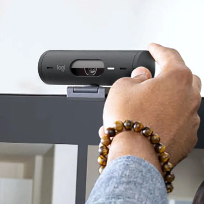 Logitech Brio 500 1080p Full HD USB-C Webcam with Privacy Shutter — image 5