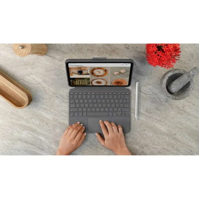 Logitech Combo Touch iPad (2022) - Grey US Layout — image 8