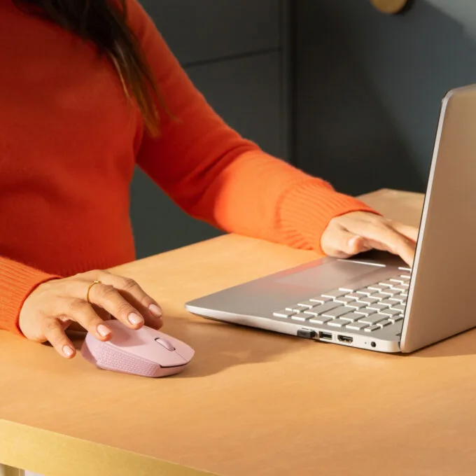 Logitech M171 Wireless Mouse - 910-006865 - Pink, 2.4 GHz RF Nano Receiver, Optical, Ambidextrous — image 3