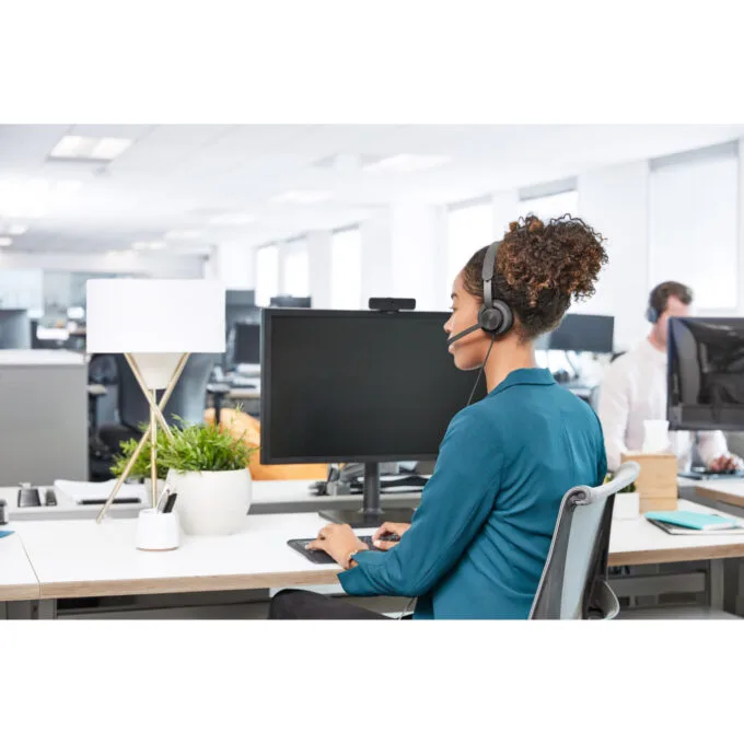 Logitech Zone Wired USB-C On-Ear Headset Graphite Teams Certified — image 11