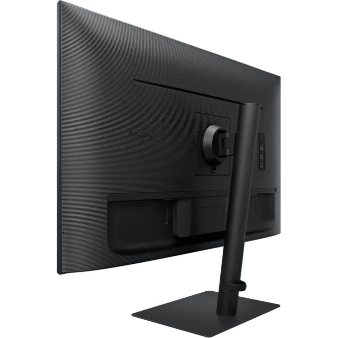 Samsung ViewFinity S8 S32B800PXP 32" 4K IPS Monitor - USB-C Pivot — image 3