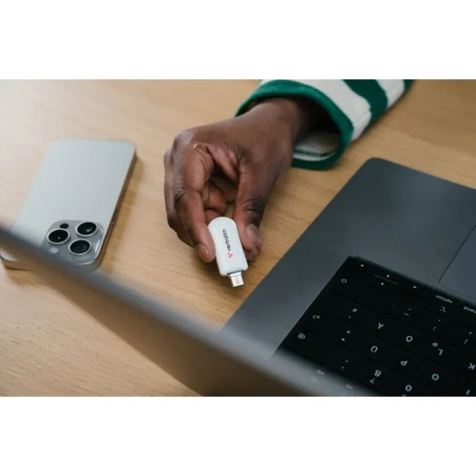 Verbatim 128GB Plectra USB-C 3.2 Gen 1 Flash Drive White - 30229 — image 5