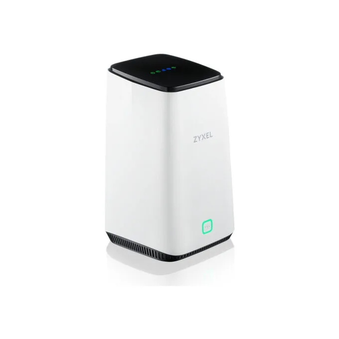 Zyxel FWA510 Indoor 5G - FWA510 - Black/White, Tri-band Wi-Fi 6, 2 LAN, USB 3.0, Tabletop Router — image 2