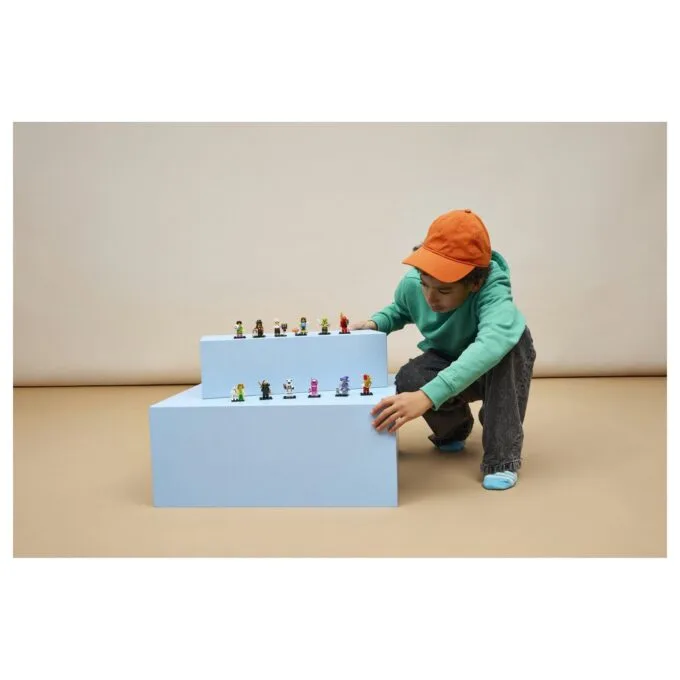 71052 LEGO 71052 Minifigures TBA — image 3