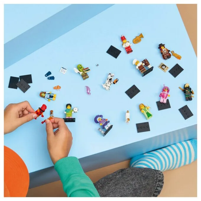 71052 LEGO 71052 Minifigures TBA — image 6