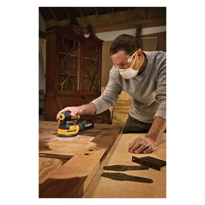 DEWALT Exzenterschleifer 125 mm. 280 Watt — image 12
