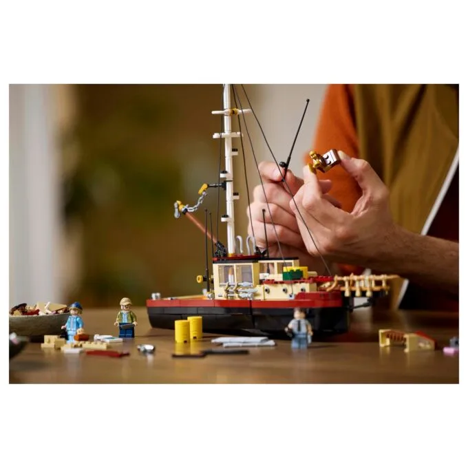 LEGO 21350 Ideas Der weie Hai — image 15
