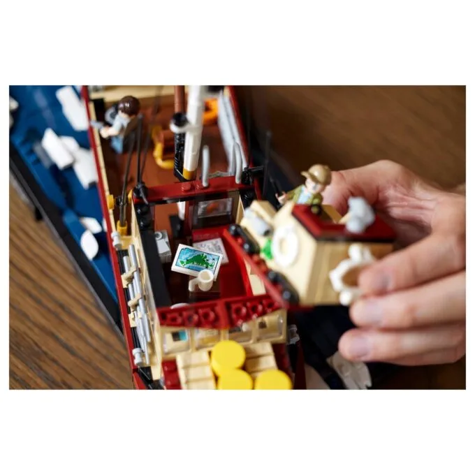 LEGO 21350 Ideas Der weie Hai — image 20