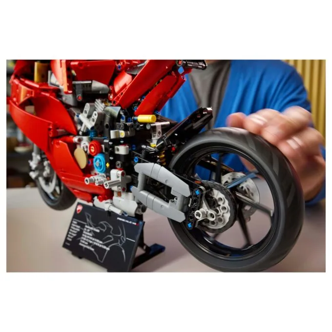 LEGO 42202 Technic Ducati Panigale V4 S Motorrad — image 16