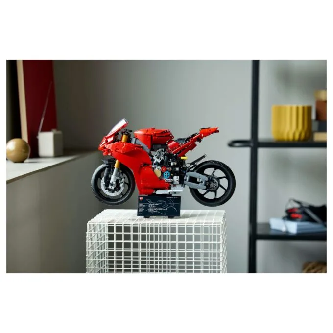 LEGO 42202 Technic Ducati Panigale V4 S Motorrad — image 23