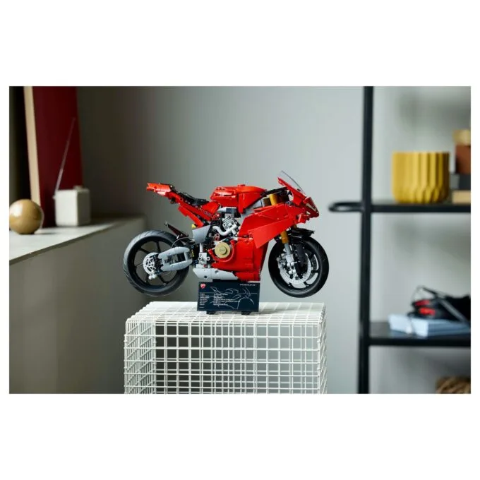 LEGO 42202 Technic Ducati Panigale V4 S Motorrad — image 25