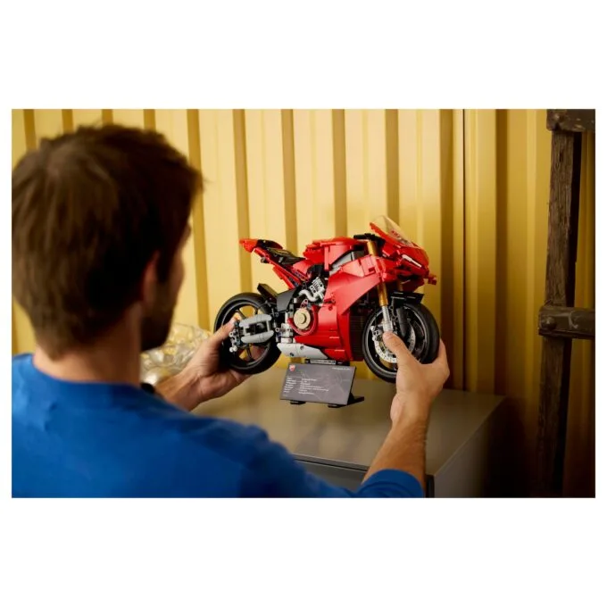 LEGO 42202 Technic Ducati Panigale V4 S Motorrad — image 27