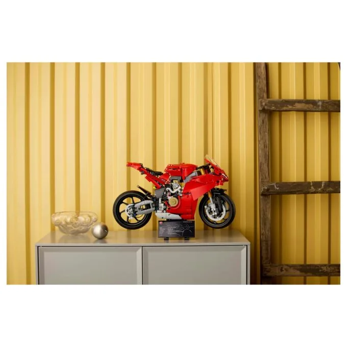 LEGO 42202 Technic Ducati Panigale V4 S Motorrad — image 28