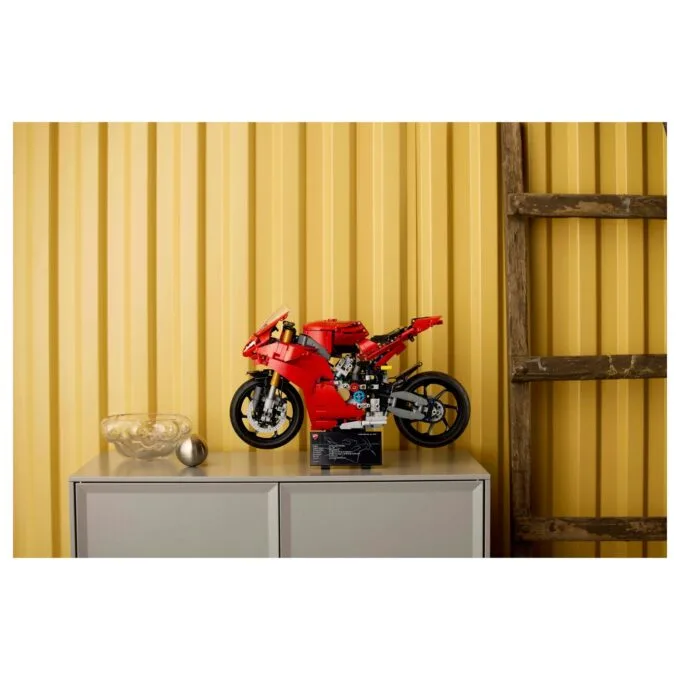 LEGO 42202 Technic Ducati Panigale V4 S Motorrad — image 29