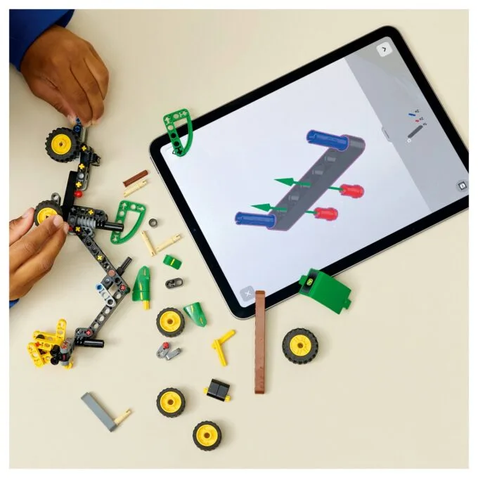 LEGO 42218 Technic John Deere 1470H Rad-Harvester — image 35