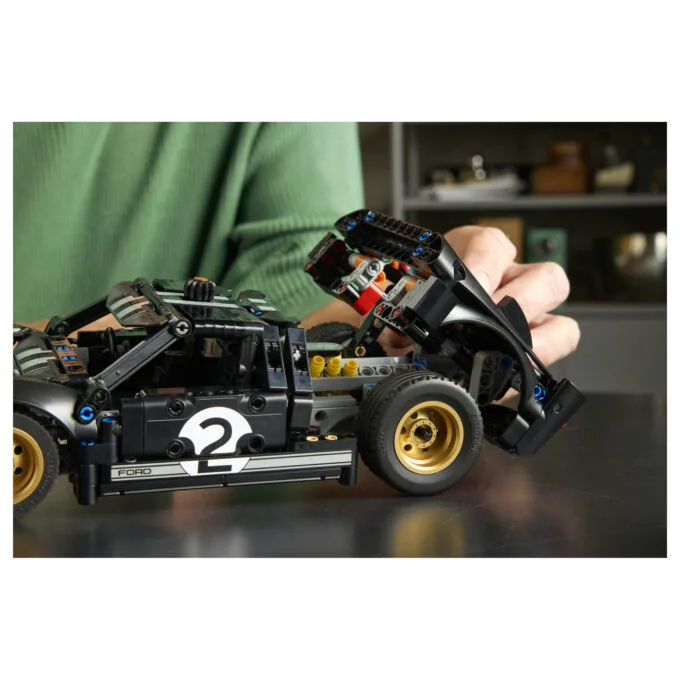 LEGO 42223 Technic 1966 Ford GT40 MKII Rennwagen — image 19