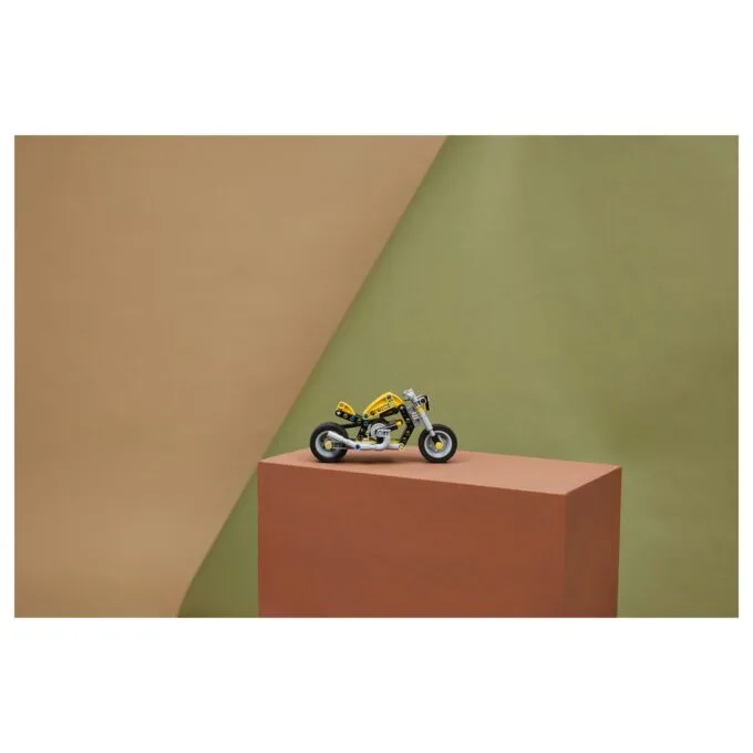 LEGO 42225 Technic Gelbes Motorrad — image 17